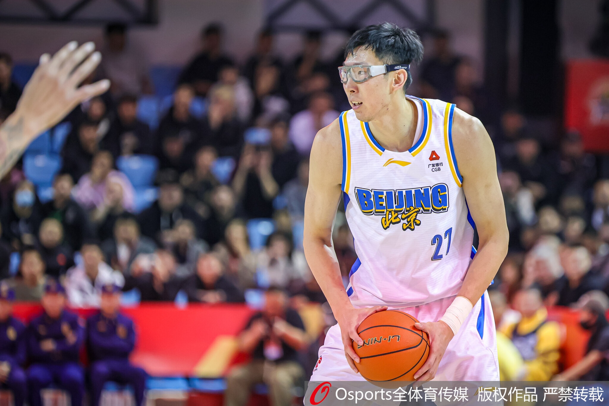正负值+13！周琦半场出战11分钟2中2拿5分5板罚球4中1